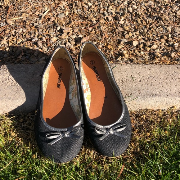 Avenue ballet Flats!! Charcoal Denim color and fabric. Size 8W. - Picture 3 of 10